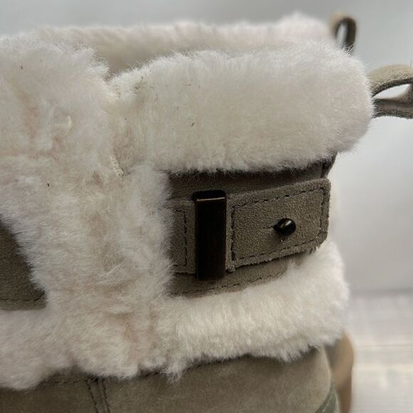 UGG    - Picture 10 of 14